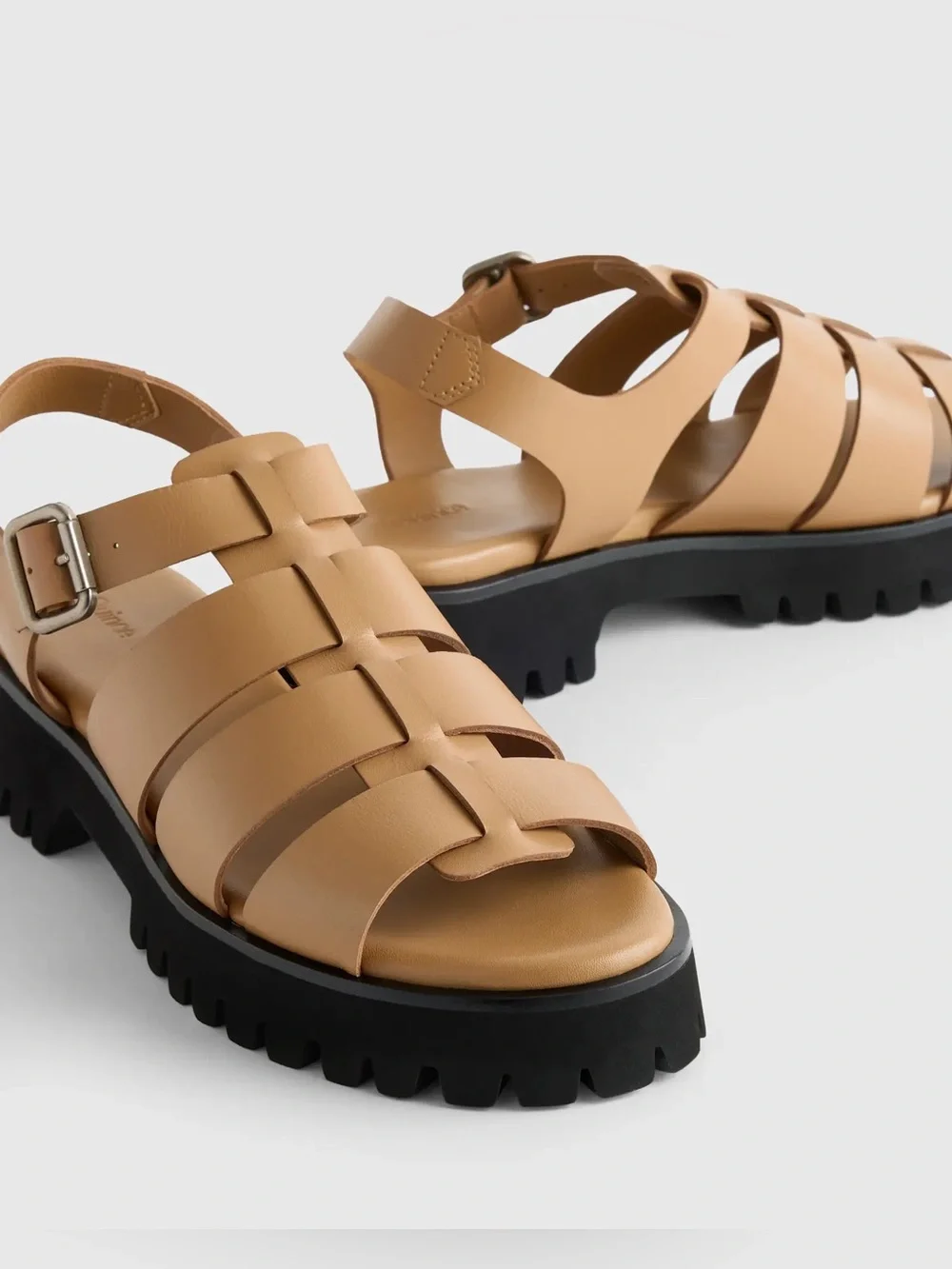 Quince Italian Leather Cashew Fisherman Sandals with Black Lug Sole NWOB Size 8